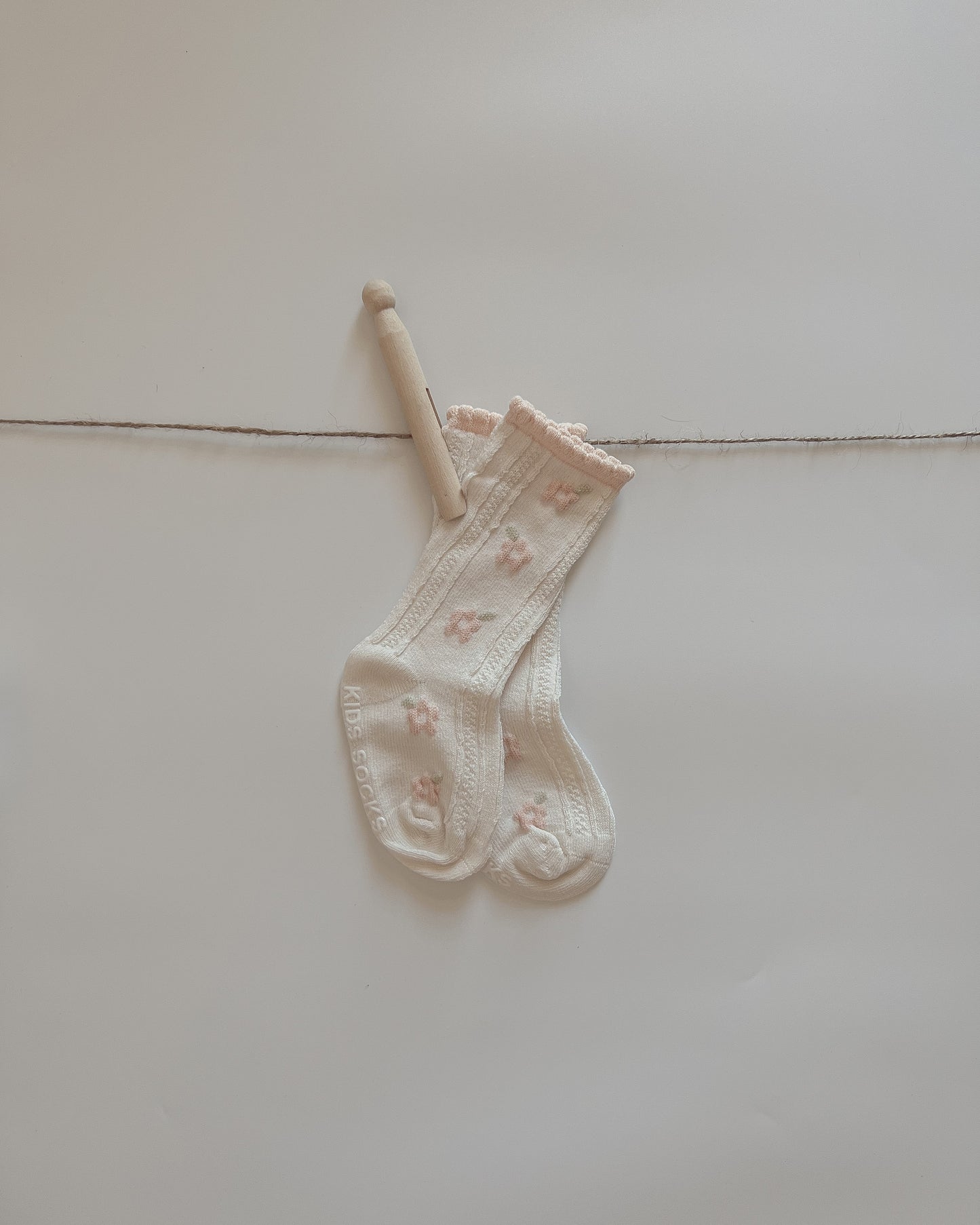 Marga Embroidered Socks - Peach